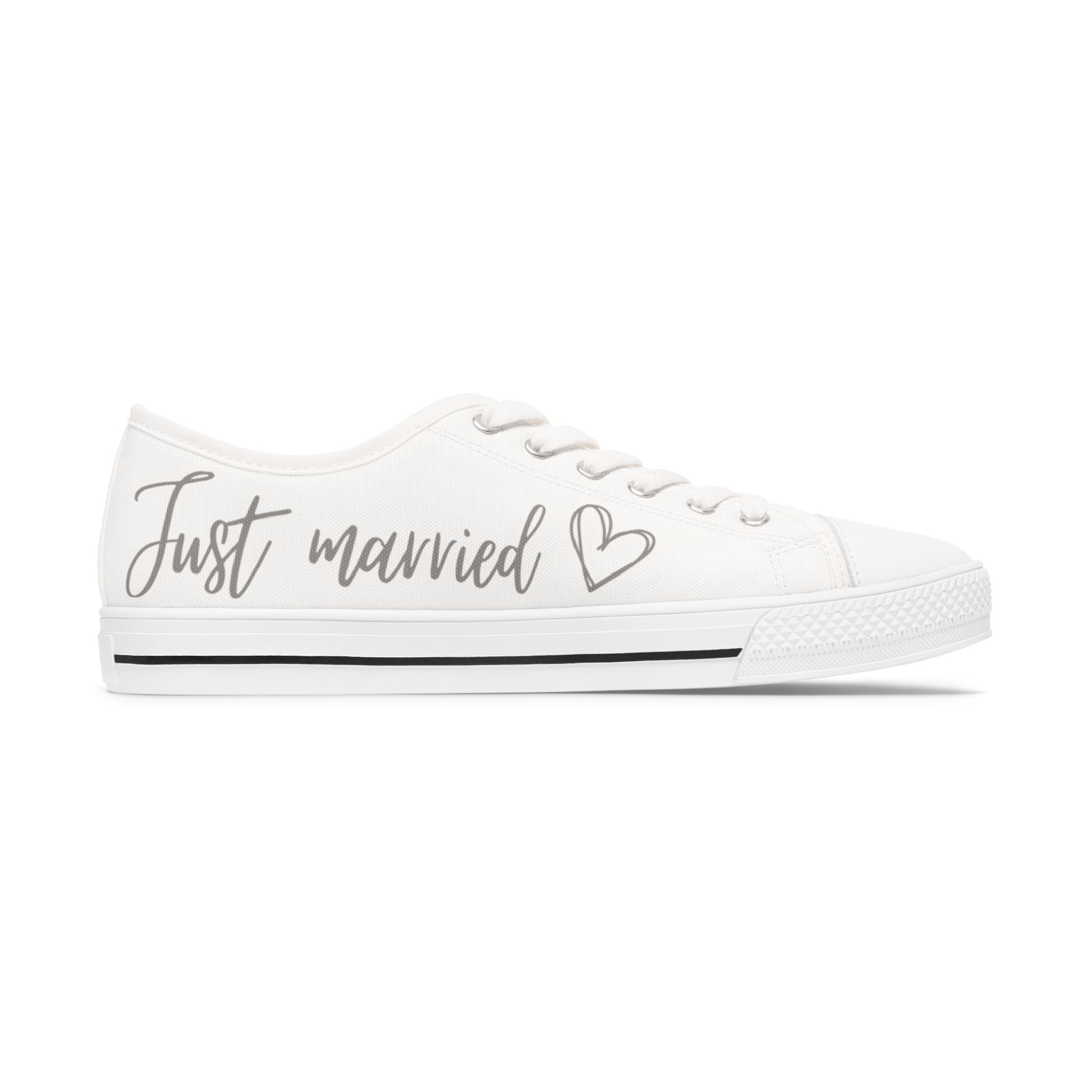 Just Married heart design Women's Low Top Sneakers | customizable wedding date - Silver