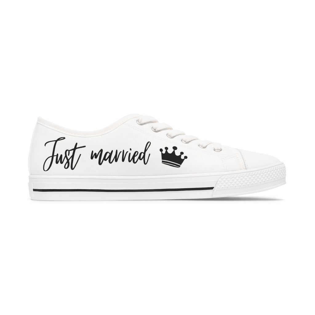 Just Married crown design Women's Low Top Sneakers | customizable wedding date - Black